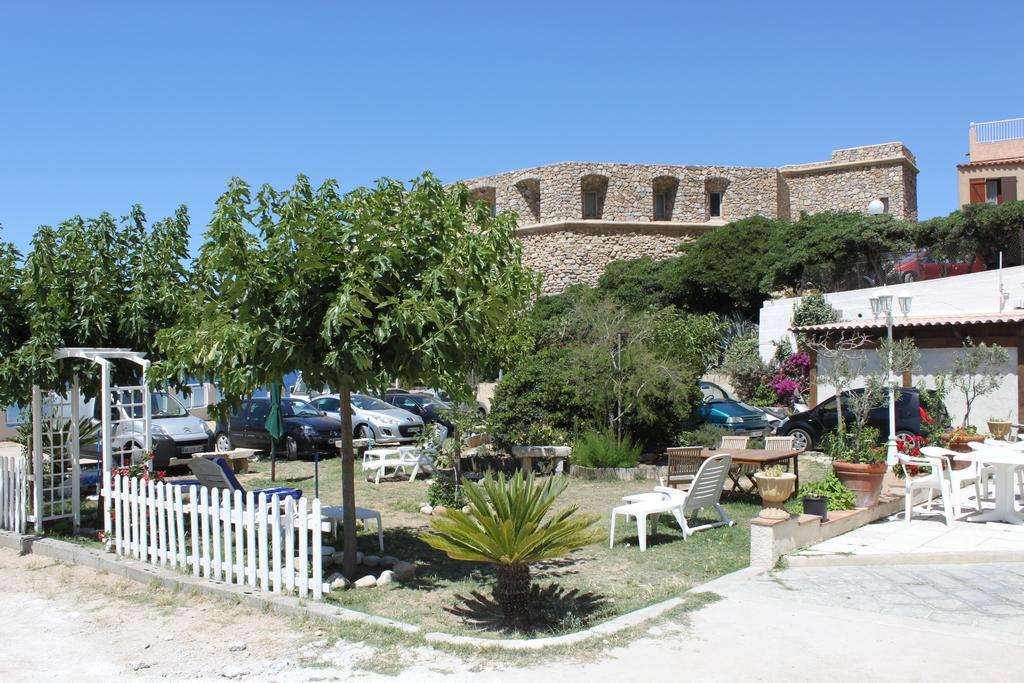 Hotel St Joseph Algajola  Buitenkant foto